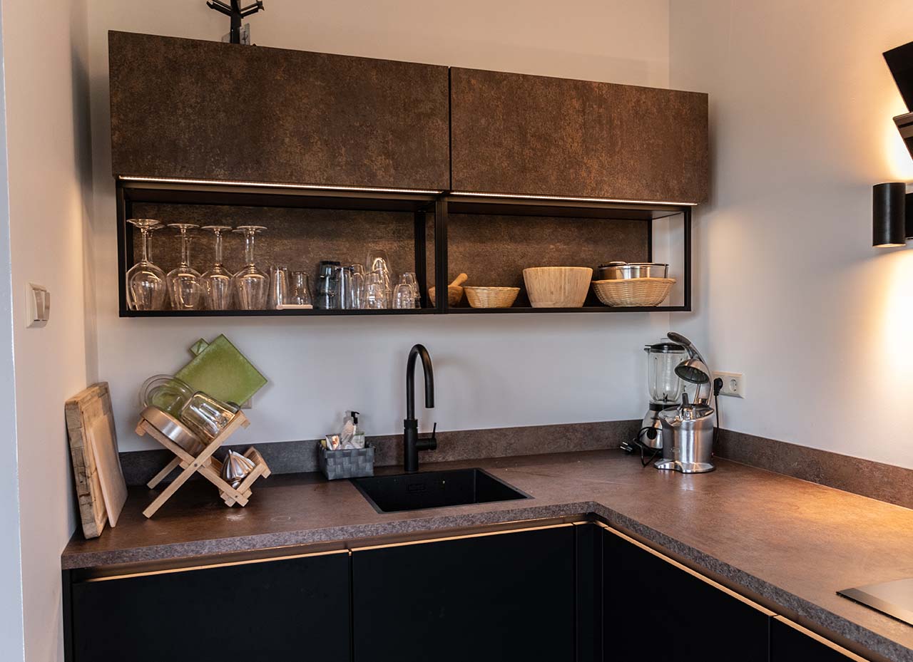 RemmerswaalBouw Aannemersbedrijf - Projecten - Keuken voorbereiding Leidschendam foto 3